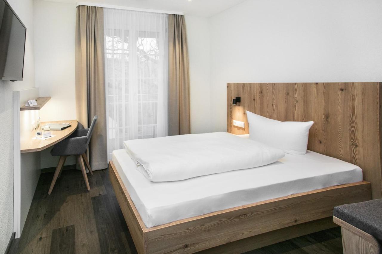 Hotel-Gasthaus Engel Luttingen Лауфенбург Экстерьер фото