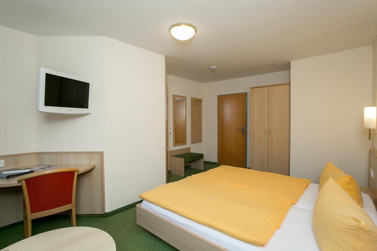 Hotel-Gasthaus Engel Luttingen Лауфенбург Экстерьер фото