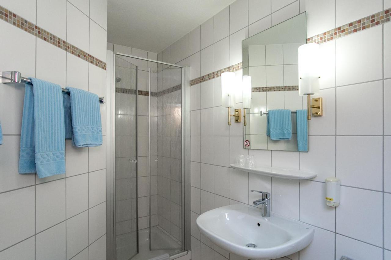 Hotel-Gasthaus Engel Luttingen Лауфенбург Экстерьер фото