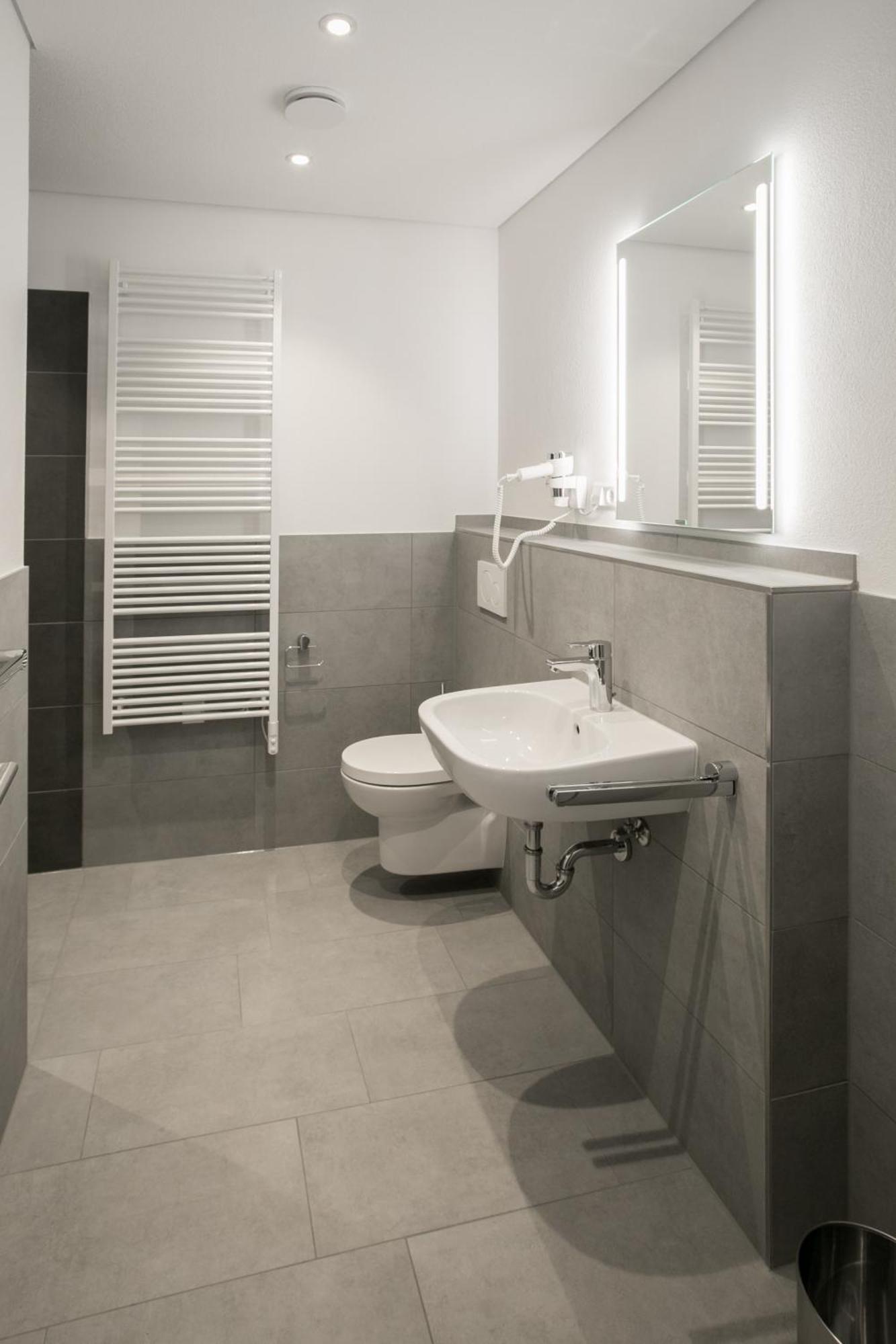 Hotel-Gasthaus Engel Luttingen Лауфенбург Номер фото