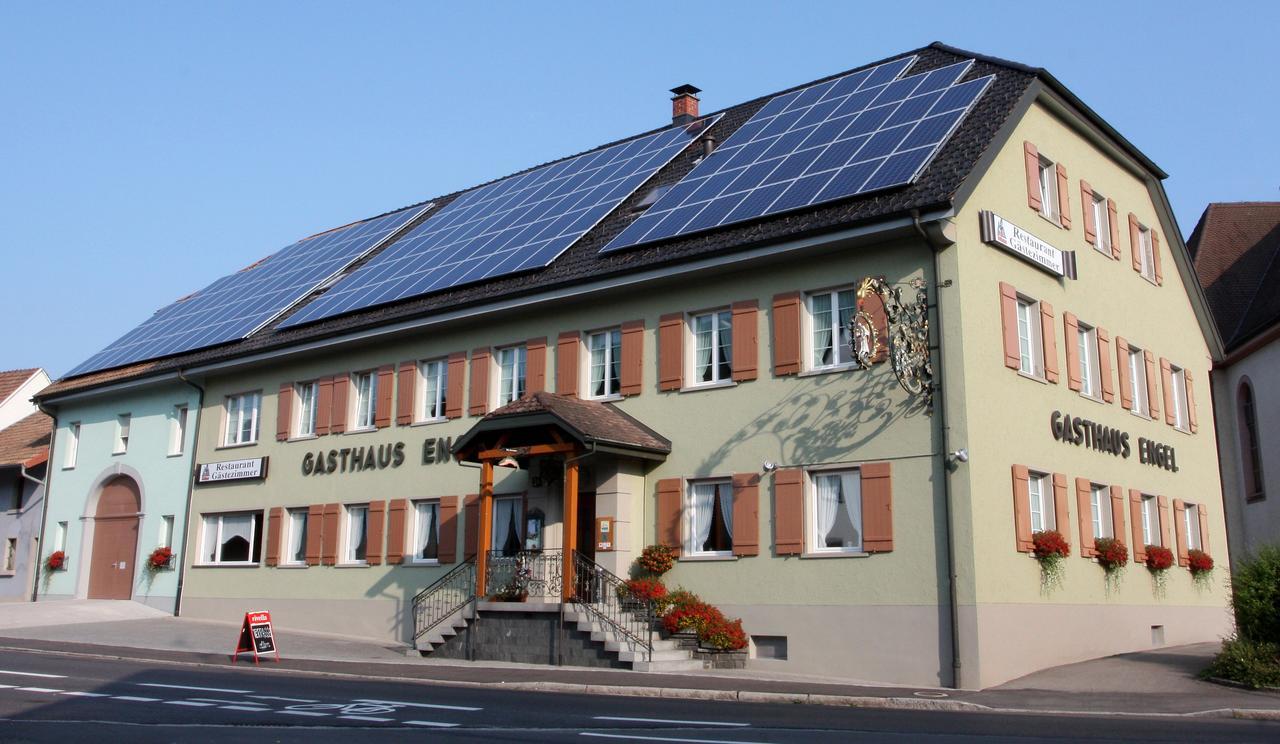 Hotel-Gasthaus Engel Luttingen Лауфенбург Экстерьер фото