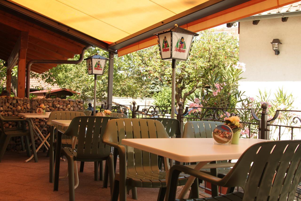 Hotel-Gasthaus Engel Luttingen Лауфенбург Экстерьер фото